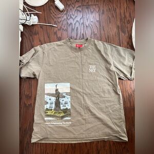 Oversized “Met” Tshirt